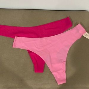 Victoria’s Secret low-rise thong medium (two)